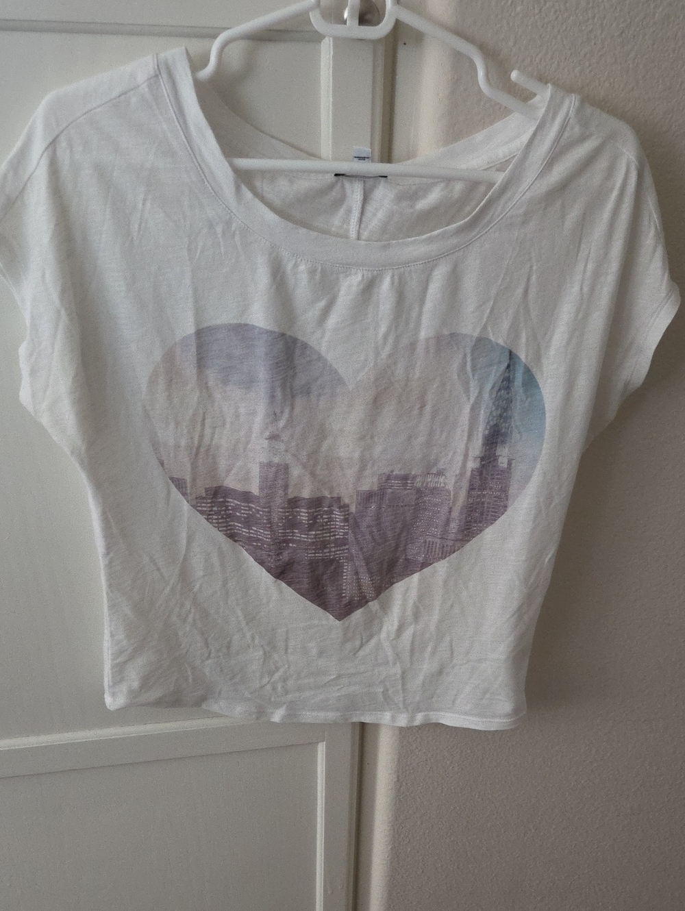Express White Graphic Cityscape Heart Crop T-Shirt
